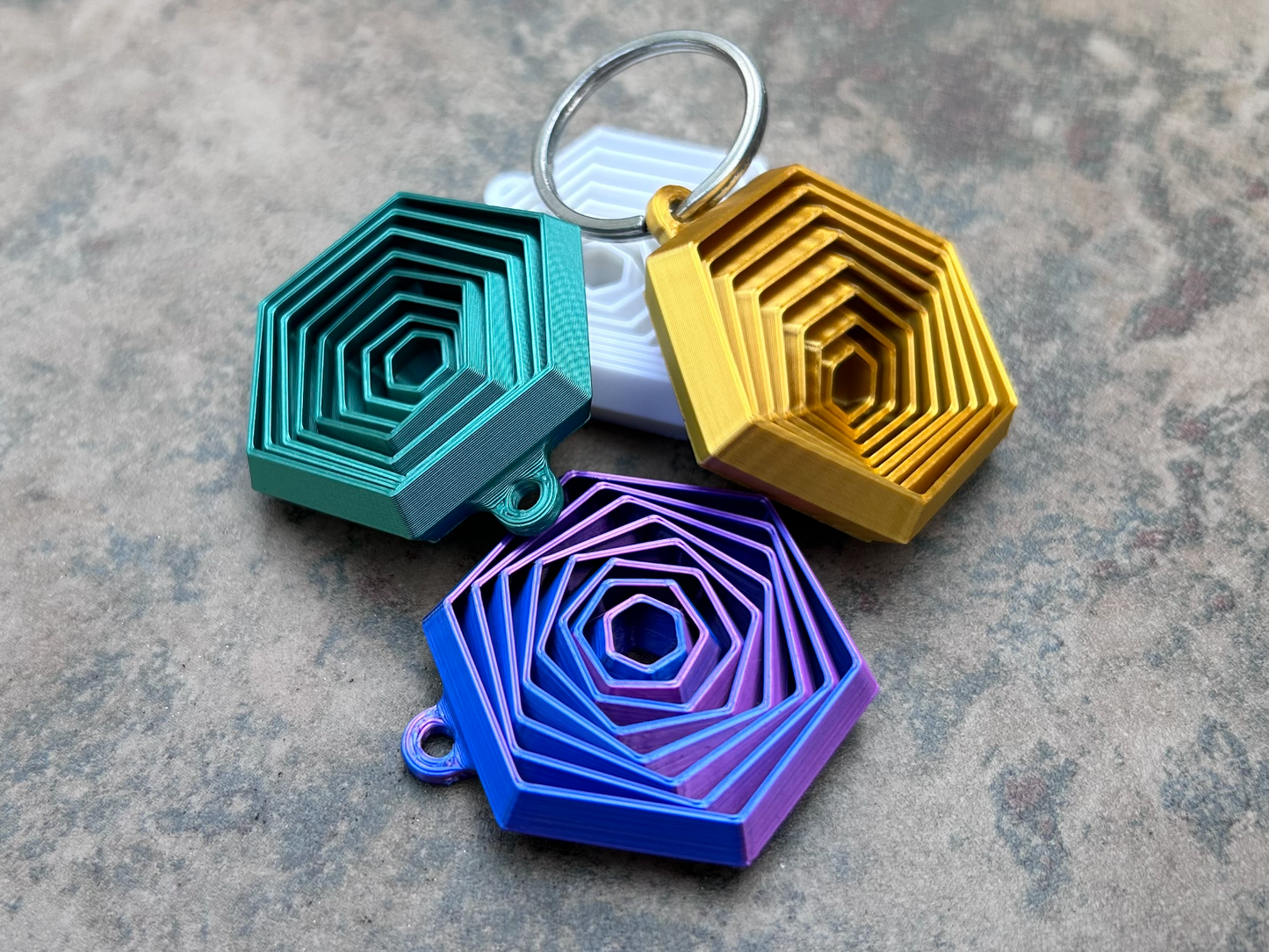 🔑✨ Stylish 3D-Printed Keychains – Add Personality to Your Keys! 🍀👟✝️🌀